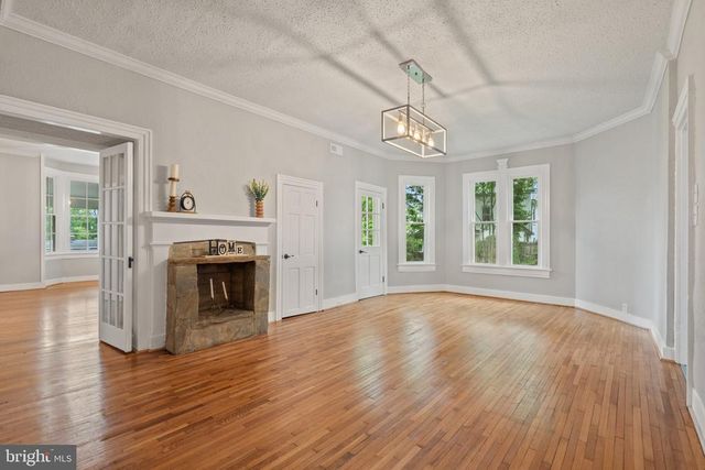 105 E WASHINGTON ST, Remington, VA 22734