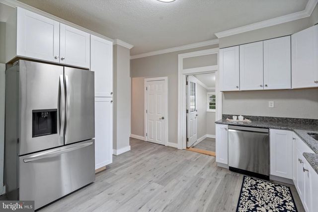 105 E WASHINGTON ST, Remington, VA 22734