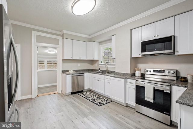105 E WASHINGTON ST, Remington, VA 22734