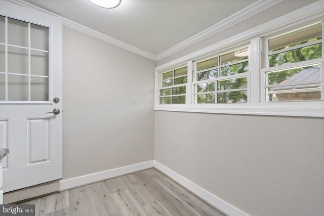 105 E WASHINGTON ST, Remington, VA 22734