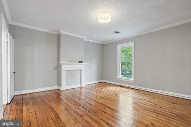 105 E WASHINGTON ST, Remington, VA 22734