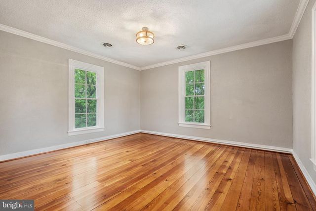 105 E WASHINGTON ST, Remington, VA 22734