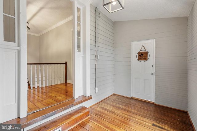105 E WASHINGTON ST, Remington, VA 22734