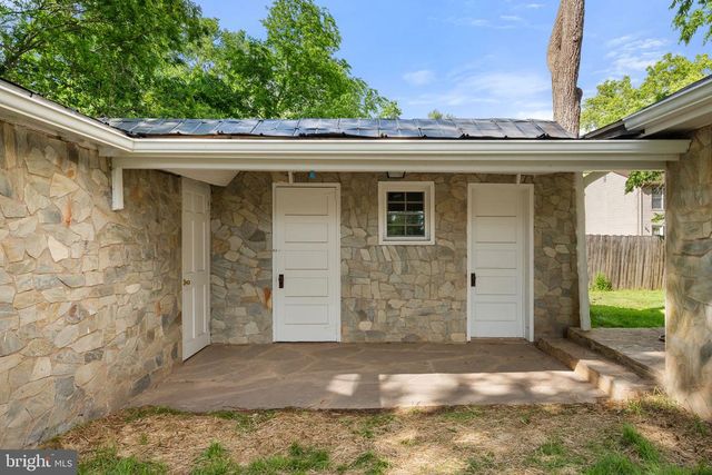 105 E WASHINGTON ST, Remington, VA 22734