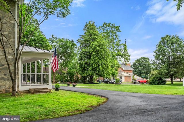 105 E WASHINGTON ST, Remington, VA 22734