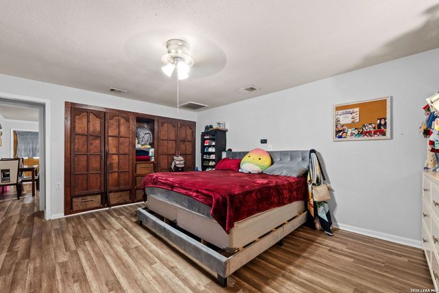 305 Gillette Blvd, San Antonio, TX 78221