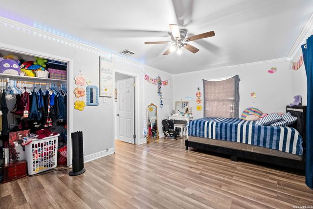305 Gillette Blvd, San Antonio, TX 78221