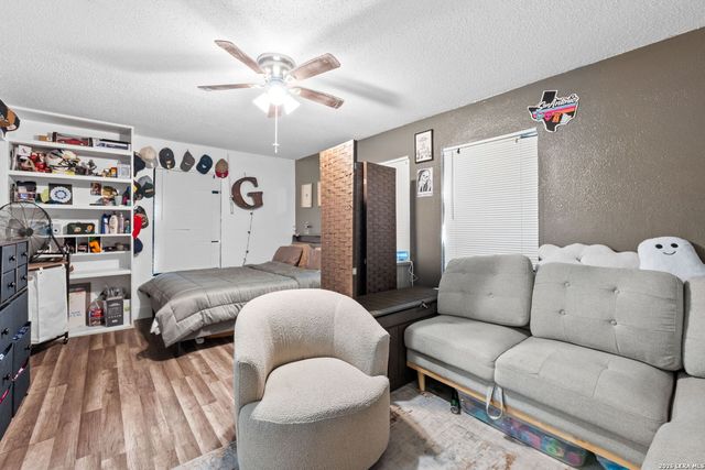 305 Gillette Blvd, San Antonio, TX 78221