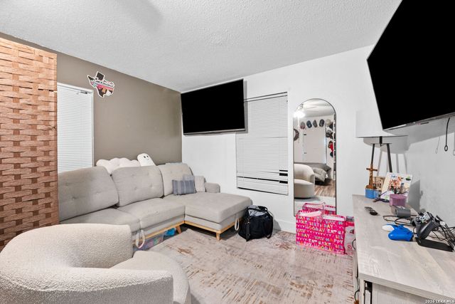 305 Gillette Blvd, San Antonio, TX 78221