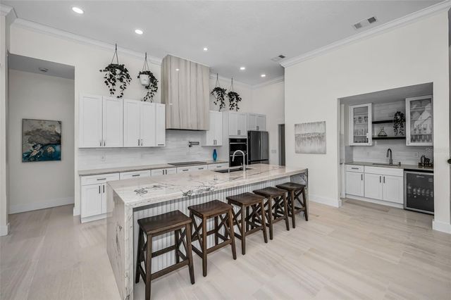 755 116TH AVENUE, Treasure Island, FL 33706