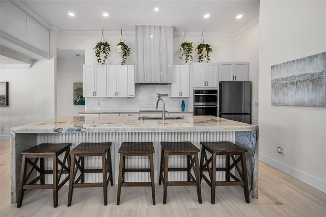 755 116TH AVENUE, Treasure Island, FL 33706