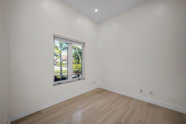 755 116TH AVENUE, Treasure Island, FL 33706