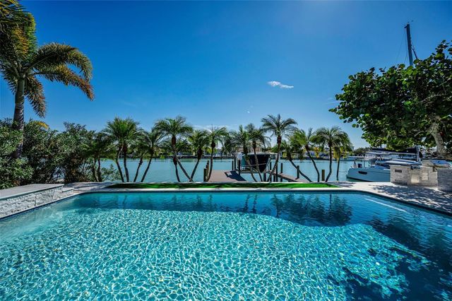 755 116TH AVENUE, Treasure Island, FL 33706