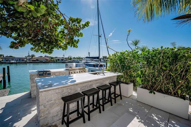 755 116TH AVENUE, Treasure Island, FL 33706