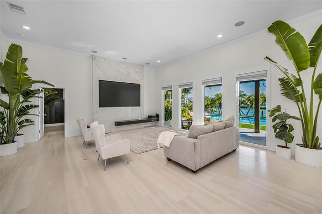 755 116TH AVENUE, Treasure Island, FL 33706