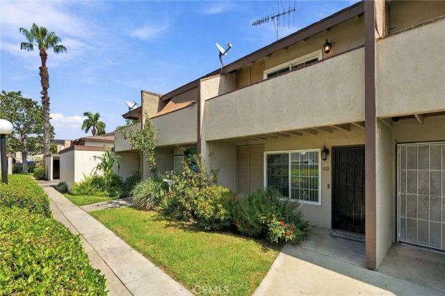 521 S Lyon 83, Santa Ana, CA 92701