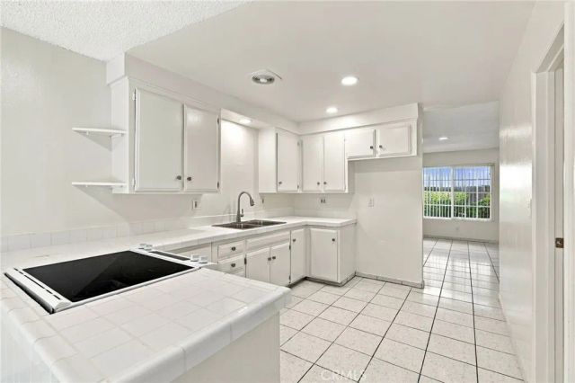 521 S Lyon 83, Santa Ana, CA 92701