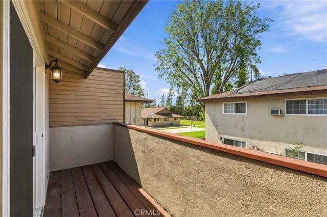 521 S Lyon 83, Santa Ana, CA 92701