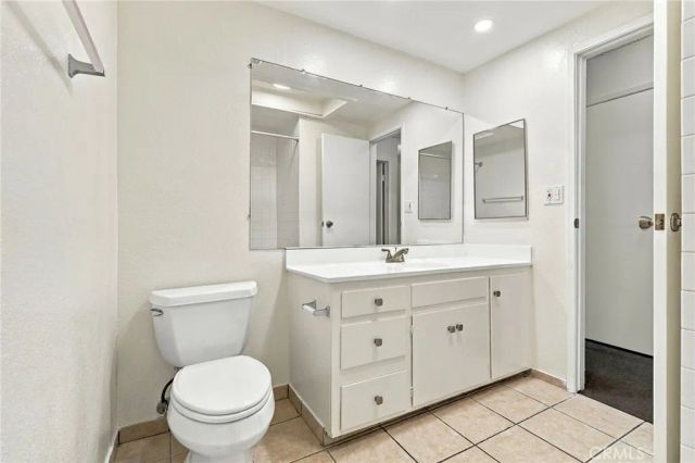 521 S Lyon 83, Santa Ana, CA 92701