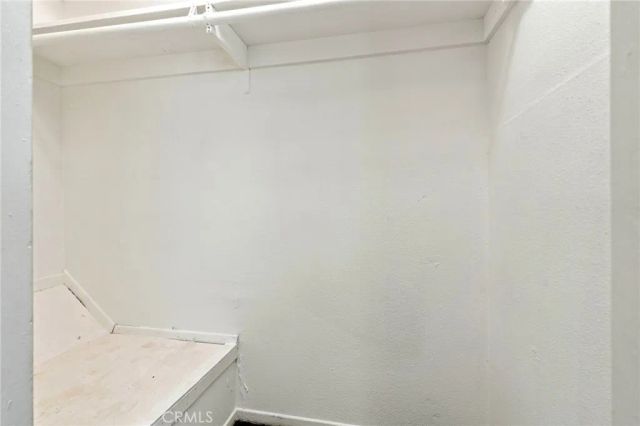 521 S Lyon 83, Santa Ana, CA 92701