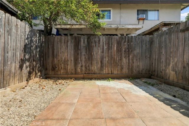 521 S Lyon 83, Santa Ana, CA 92701