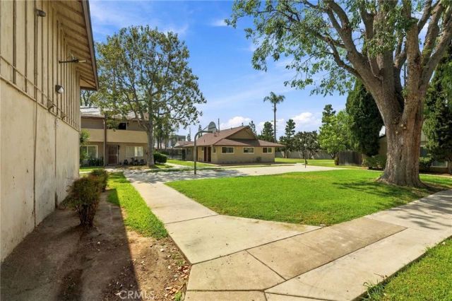 521 S Lyon 83, Santa Ana, CA 92701