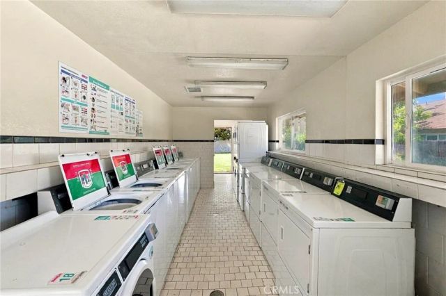 521 S Lyon 83, Santa Ana, CA 92701