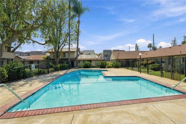 521 S Lyon 83, Santa Ana, CA 92701