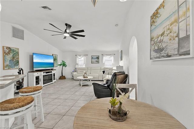 601 SE 19th ST, Cape Coral, FL 33990