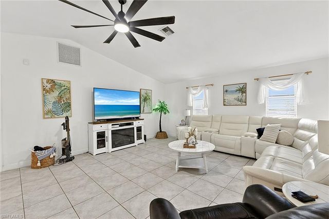 601 SE 19th ST, Cape Coral, FL 33990