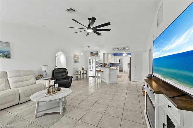601 SE 19th ST, Cape Coral, FL 33990