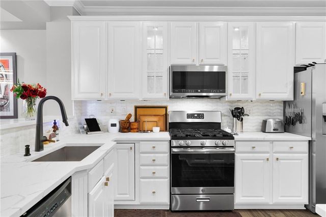 560 Dutch Valley Road NE 403, Atlanta, GA 30324