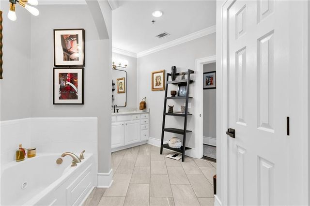 560 Dutch Valley Road NE 403, Atlanta, GA 30324