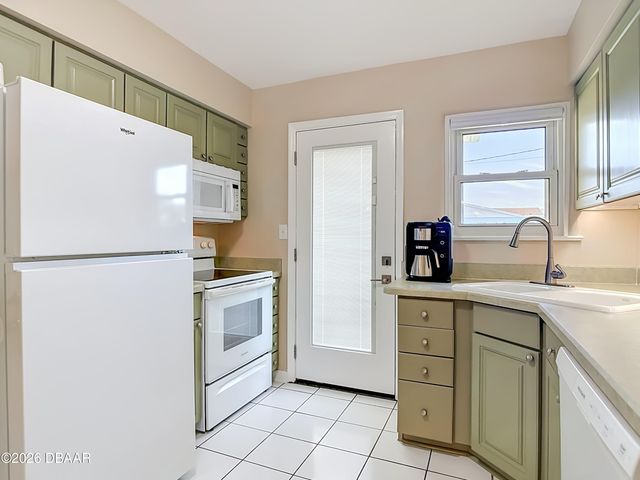 1621 N Oleander Avenue, Daytona Beach, FL 32118