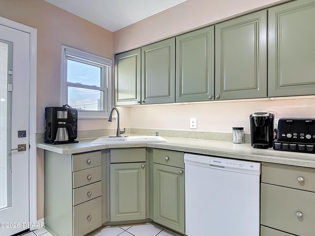 1621 N Oleander Avenue, Daytona Beach, FL 32118