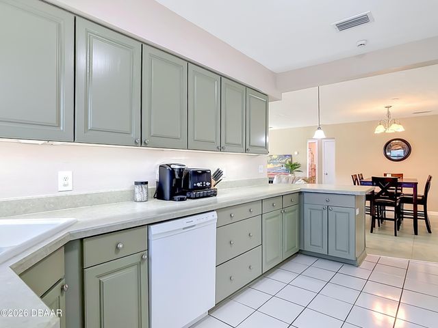 1621 N Oleander Avenue, Daytona Beach, FL 32118