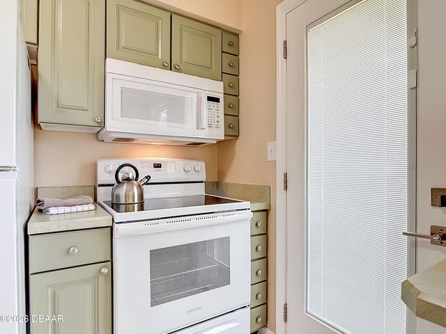 1621 N Oleander Avenue, Daytona Beach, FL 32118