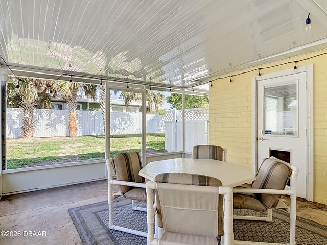 1621 N Oleander Avenue, Daytona Beach, FL 32118