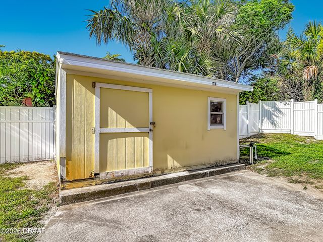 1621 N Oleander Avenue, Daytona Beach, FL 32118