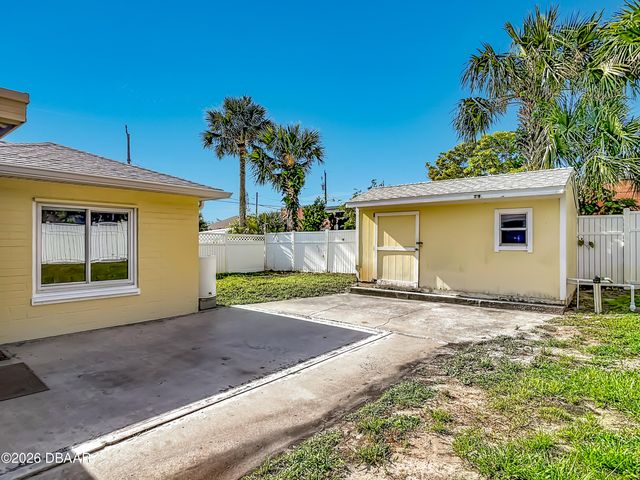 1621 N Oleander Avenue, Daytona Beach, FL 32118