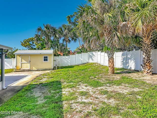 1621 N Oleander Avenue, Daytona Beach, FL 32118