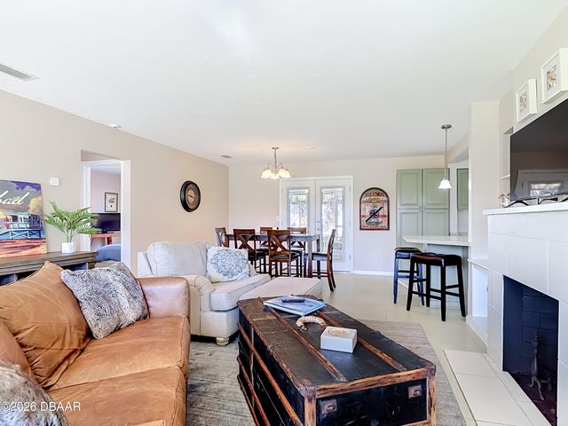 1621 N Oleander Avenue, Daytona Beach, FL 32118