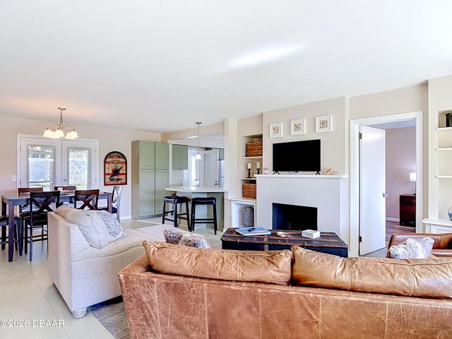 1621 N Oleander Avenue, Daytona Beach, FL 32118