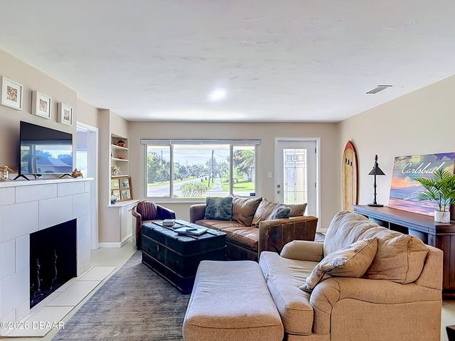 1621 N Oleander Avenue, Daytona Beach, FL 32118