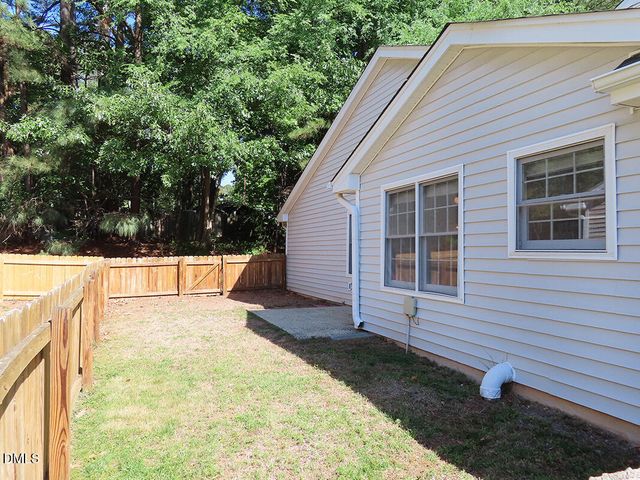 205 Standish Drive, Chapel Hill, NC 27517