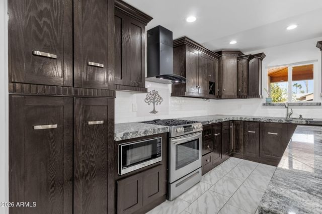 7254 W NORTH Lane, Peoria, AZ 85345