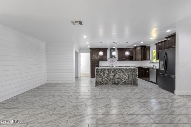 7254 W NORTH Lane, Peoria, AZ 85345