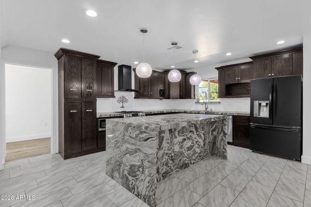7254 W NORTH Lane, Peoria, AZ 85345