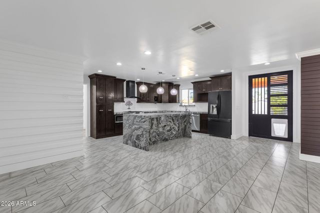 7254 W NORTH Lane, Peoria, AZ 85345