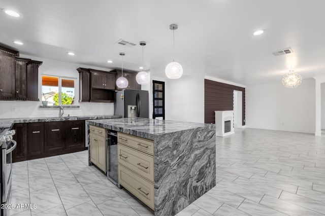 7254 W NORTH Lane, Peoria, AZ 85345